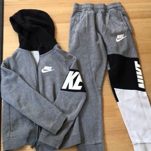 Boys Nike sweatsuit - good condition size large